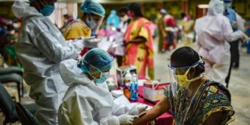 ‘கொரோனா… இனிமேல்தான் ஆபத்து ரொம்ப அதிகம்!’ – பிரபல மருத்துவர் எச்சரிக்கை