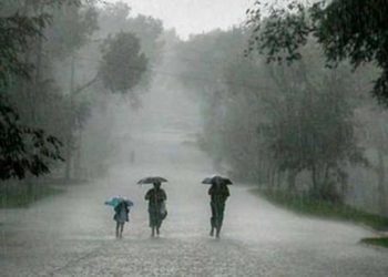 தமிழகம் முழுவதும் அடித்து ஊற்றும் பெருமழை!