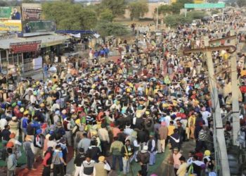 நாட்டையே அதிர வைக்கும் விவசாயிகள் போராட்டம்… திட்டமிட்டு மறைக்கிறதா மீடியா?