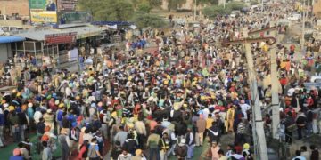 நாட்டையே அதிர வைக்கும் விவசாயிகள் போராட்டம்… திட்டமிட்டு மறைக்கிறதா மீடியா?