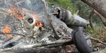 குன்னூரில் ஹெலிகாப்டர் விபத்து… முப்படை தலைமைத் தளபதி பிபின் ராவத் உள்பட 13 பேர் உயிரிழப்பு