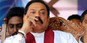 வலுக்கும் இலங்கை மக்கள் போராட்டம்… பிரதமர் பதவியிலிருந்து டிஸ்மிஸ் ஆகிறார் மகிந்த ராஜபக்சே!