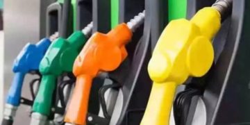 15 நாட்களில் 13 முறை உயர்த்தப்பட்ட பெட்ரோல் – டீசல் விலை!