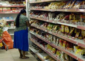 இலங்கையில் விண்ணைமுட்டும் விலைவாசி… கிலோ அரிசி விலை ரூ 400 வரை உயரும் ஆபத்து!