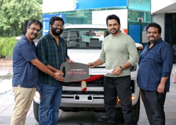 சர்தார் வெற்றி… இயக்குநர் மித்ரனுக்கு சொகுசு கார் பரிசளித்த கார்த்தி!