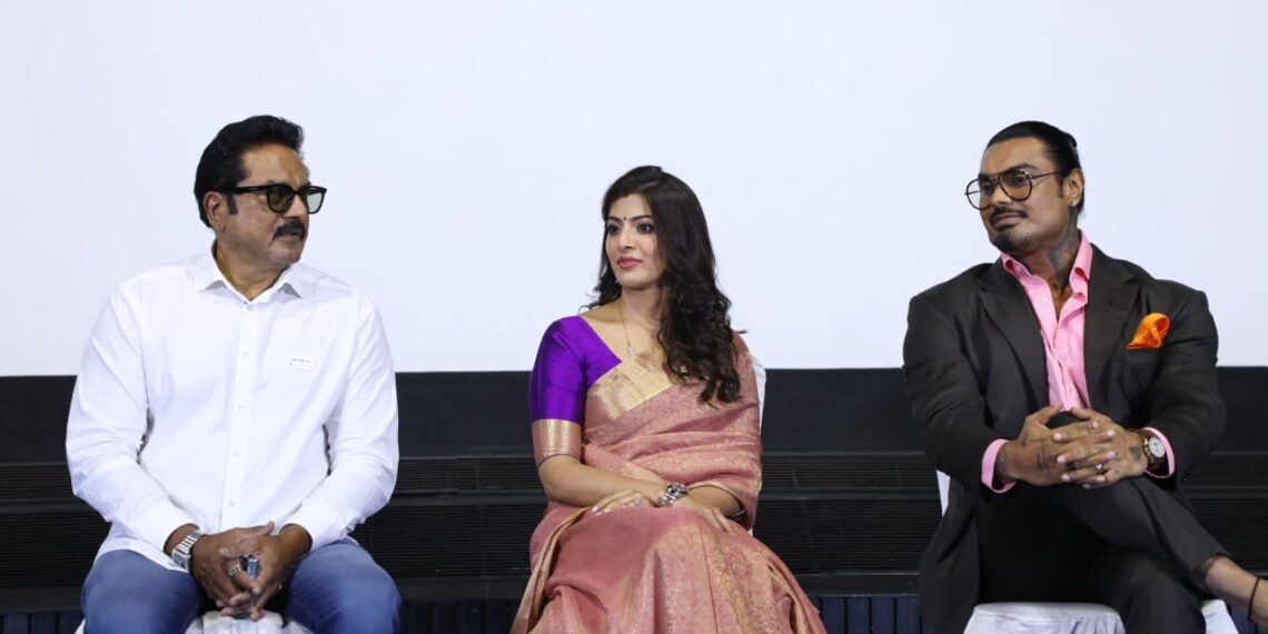 நடிகை வரலட்சுமி- நிக்கோலய் சச்தேவ் பத்திரிக்கையாளர்கள் சந்திப்பு!